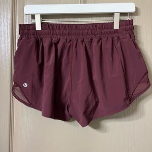 Lululemon Hotty Hot Low-rise short